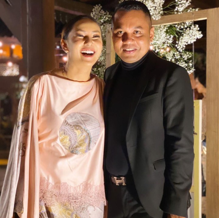 <p>Rona bahagia terlihat jelas dari Kalina dan Insank. Selamat menempuh hidup baru ya... (Foto; Instagram: @kalinaocktaranny)</p>