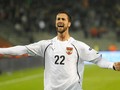 FOTO: Bintang Sepak Bola dengan Tinggi 2 Meter