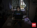 FOTO: Menjaga Sesama dari Balik Tembok Rumah