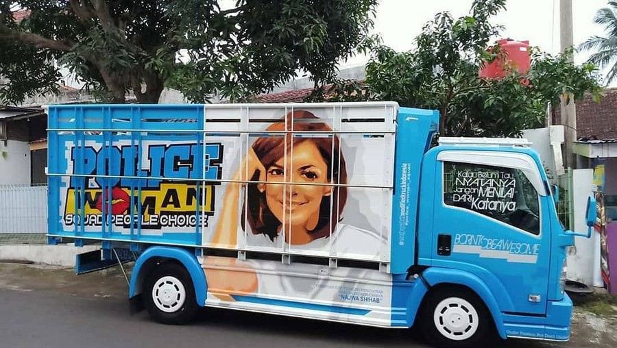Gambar Najwa Shihab di truk