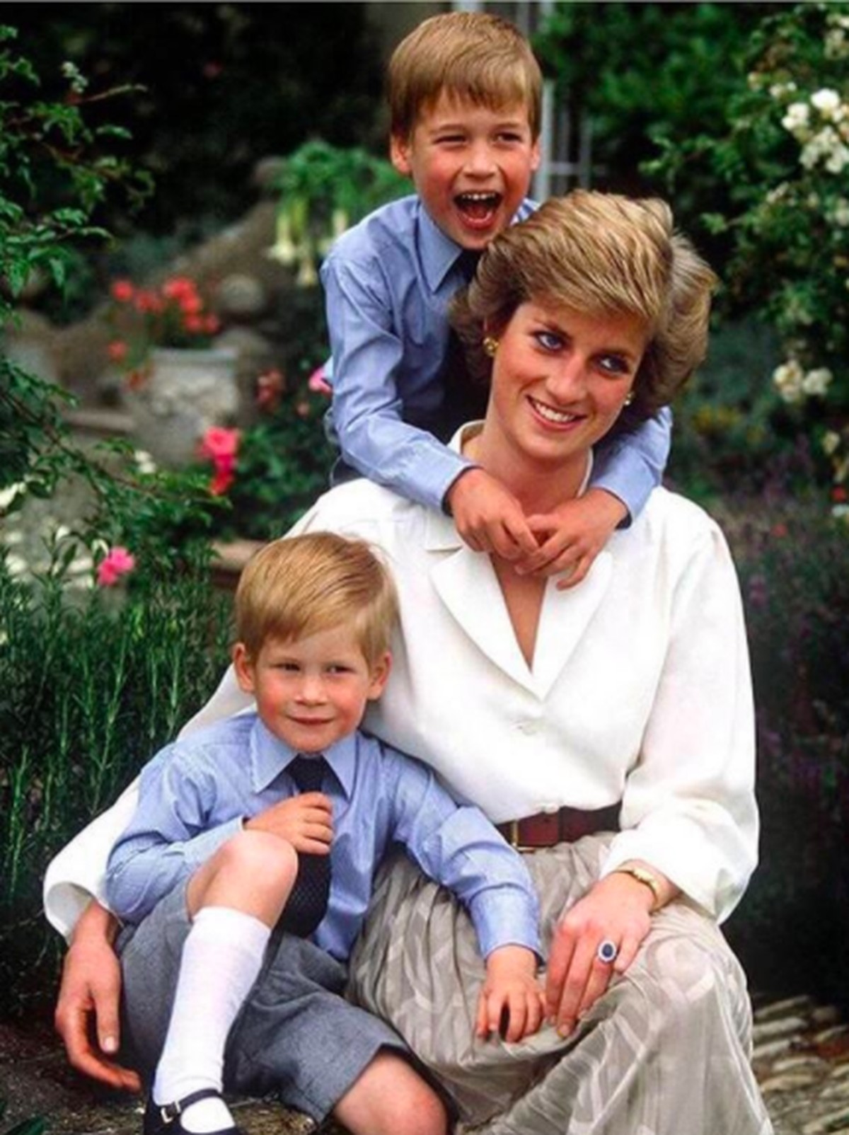 Putri Diana bersama Pangeran William dan Pangeran Harry