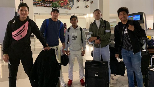 Penyerang Timnas Indonesia U-19 Fajar Fathur Rahman menjadi satu dari lima pemain yang pulang ke Indonesia di tengah wabah virus corona.