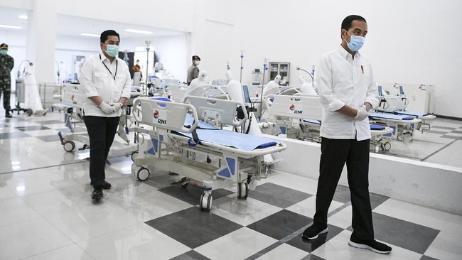 Presiden Jokowi meminta gubernur seluruh provinsi untuk menghitung dampak ekonomi corona dan menyiapkan bansosnya.