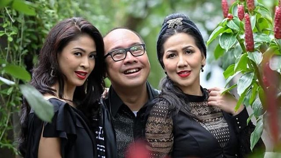 Koreografer fashion ternama Indonesia, Wawan Soeharto dikabarkan meninggal dunia.