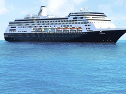 Terjebak di Laut, 8 Penumpang Kapal Pesiar Positif Corona