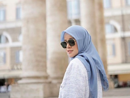 6 Gaya Hijab Olla Ramlan Saat Main TikTok yang Curi Perhatian