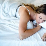 Sering Tidur Tengkurap? Ketahui 5 Bahayanya bagi Kesehatan!