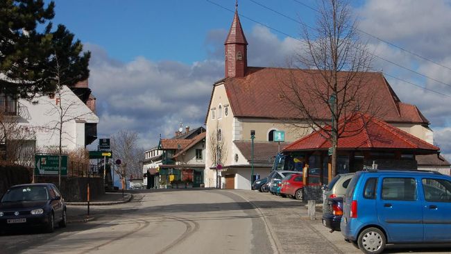 Sankt Corona am Wechsel merupakan desa indah dan asri yang menjadi salah satu destinasi wisata alam di Austria.