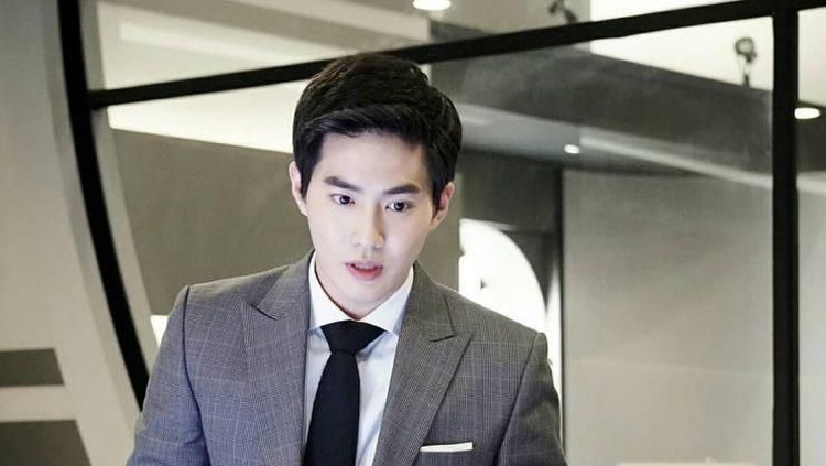 Beberapa drama Korea romantis ini dibintangi oleh personel boyband EXO yang tampan, Bunda. Apa saja sih drama-drama tersebut? Cek yuk!