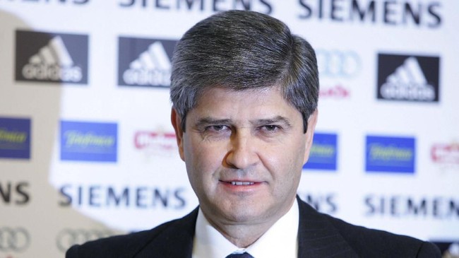 Mantan Presiden Real Madrid Fernando Martin dalam kondisi kritis setelah positif virus corona dan kini dirawat di Rumah Sakit Puerta de Hierro.
