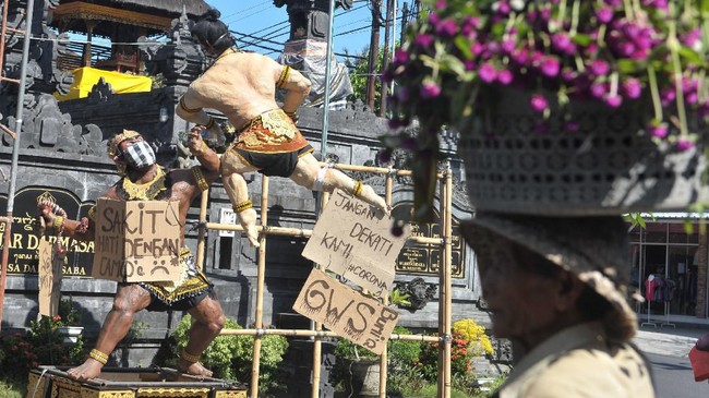 FOTO: Melasti Sunyi Jelang Nyepi
