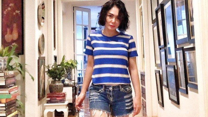 Bukan Cuma Yuni Shara, Artis-Artis Ibukota Ini Juga Kebanjiran di Awal Tahun 2020