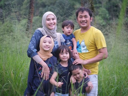 7 Foto Zaskia Mecca & Anak-anak, Nekat Nyetir ke Jogja demi Ketemu Suami