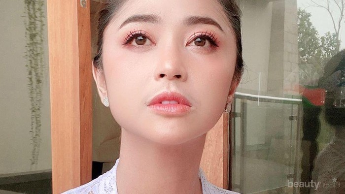 Cantiknya Kumpulan Potret Dewi Perssik Liburan di Bali