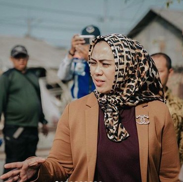 Bupati Karawang Cellica Nurrachdiana Positif Corona