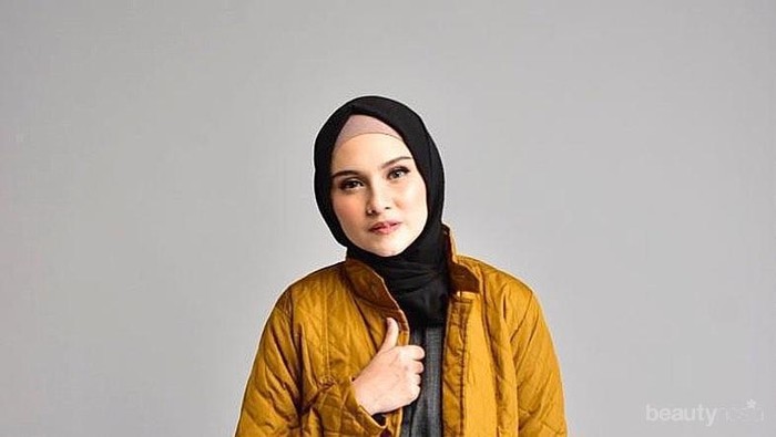 Inspirasi gaya Hijab Ala Zee Zee Shahab yang Mudah Disontek