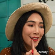 Mau Tampil On Point Setiap Saat? 6 Makeup Ini Wajib Dibawa!