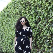 Punya Tubuh Curvy? No Worries, Tetap Bisa Pakai Jumpsuit Kok!