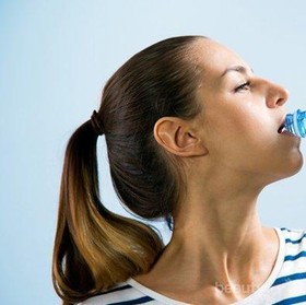Antara Air hangat atau Dingin, Lebih Baik Mana ya untuk Dikonsumsi Sehari-hari?