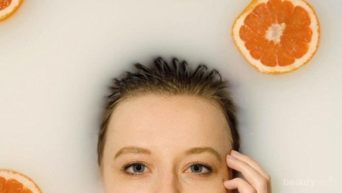 Perlu Tahu Nih, Ternyata Ini Lho Manfaat Vitamin C dalam Serum Wajah!