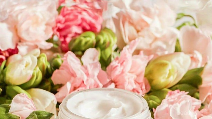 96% Berbahan Alami, Cobain Rangkaian Produk Anti Aging Terbaru dari Yves Rocher