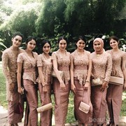 Selasa Berkebaya! Ini 6 Inspirasi Model Kebaya Modern yang Bisa Kamu Gunakan