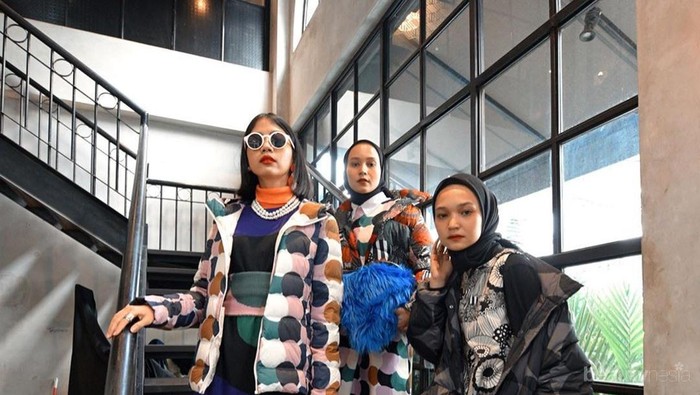 6 Gaya Kece Influencer Pakai Uniqlo x Marimekko Edisi Terbatas