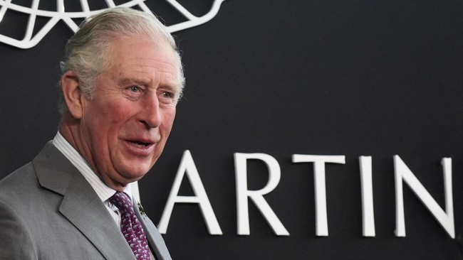 Sheikh Qatar, Hamad bin Jassim bin Jaber Al-Thani, menjadi sorotan usai memberi koper penuh uang senilai Rp15,6 miliar ke Pangeran Charles.