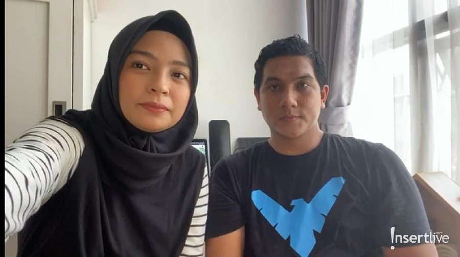 Tantri dan Arda ajarkan anak pertama mereka permainan jadul agar tak bosan selama isolasi dari virus Corona.