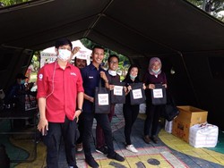 Gandeng UKM Binaan, Pertamina Bagikan Makanan ke Media di Wisma Atlet