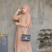 4 Inspirasi Model Dress Cokelat yang Elegan untuk Pesta