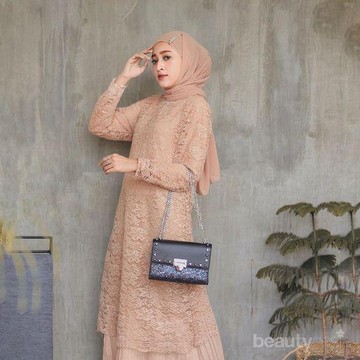 4 Inspirasi Model Dress Cokelat yang Elegan untuk Pesta