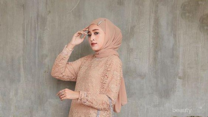 4 Inspirasi Model Dress Cokelat yang Elegan untuk Pesta