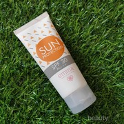 Ada Trik Jitu Aplikasikan Ulang Sunblock Tanpa Bikin Make Up Geser! Gini Caranya…