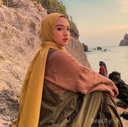 Tips Padu Padan Hijab Warna Mustard Anti Norak ala Selebgram Tasya Kissty