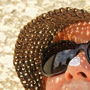 Kulit Menghitam Setelah Liburan? Begini Cara Mengatasinya