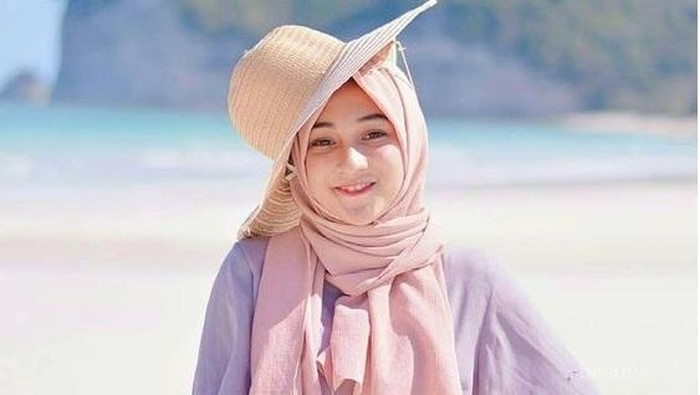 Gak Ribet, Ini 7 Tutorial Hijab untuk Travelling yang Bisa Kamu Coba!