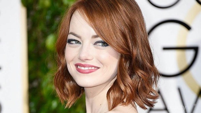 2 Tahun Berpacaran, Emma Stone Akhirnya Resmi Bertunangan dengan Sang Kekasih