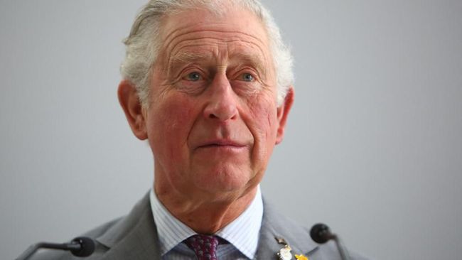 Era sebelum kedatangan Pangeran Charles, kelahiran setiap anggota kerajaan Inggris harus disaksikan oleh seorang politisi senior.