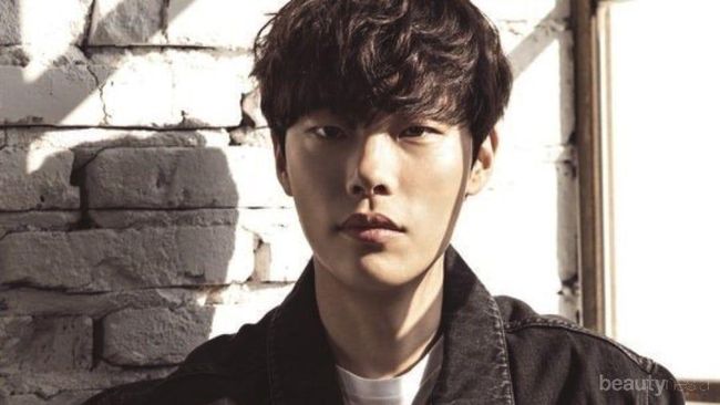 5 Film Terbaik yang Dibintangi Aktor Korea Ryu Junyeol