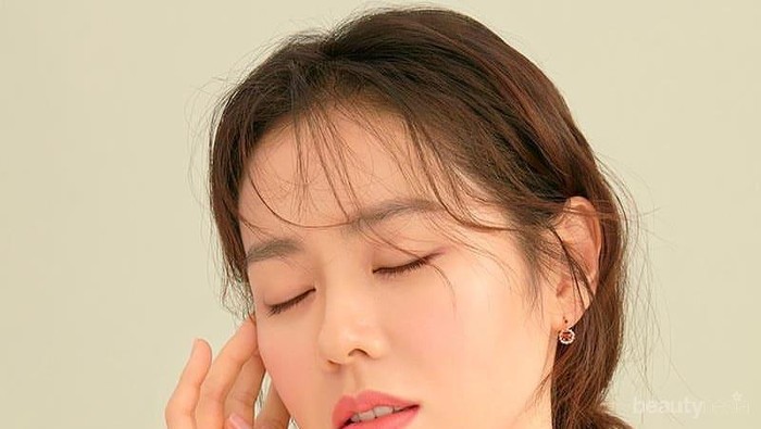 Rahasia Kulit Glowing dan Awet Muda Son Ye Jin 'Crash Landing on You'