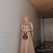 Inspirasi Dress Cokelat untuk Hijabers Buat Tampil Fashionable & Elegan
