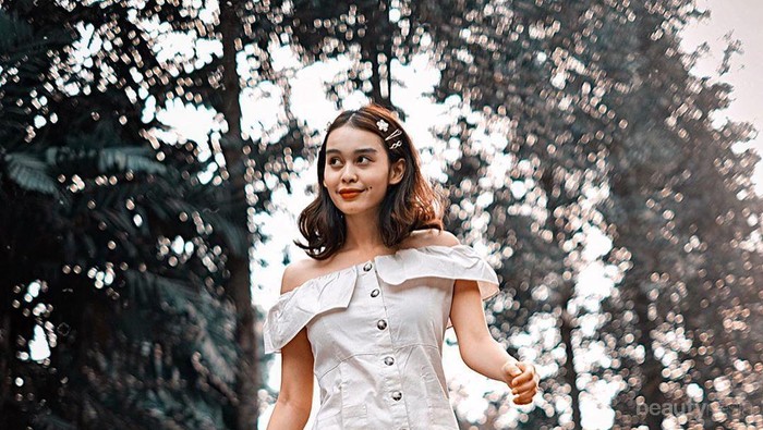 Sneakers & Dress, Begini Padu Padannya ala Conchita Caroline