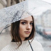 Jangan Salah! Ini Alasan Mengapa Harus Memakai Sunscreen Saat Musim Hujan