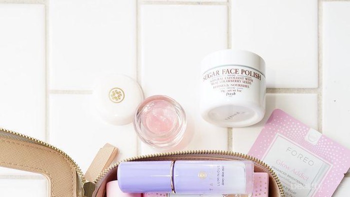 Gak Perlu Repot, Produk Skincare Berukuran Mini Siap Untuk Temani Kamu Traveling!