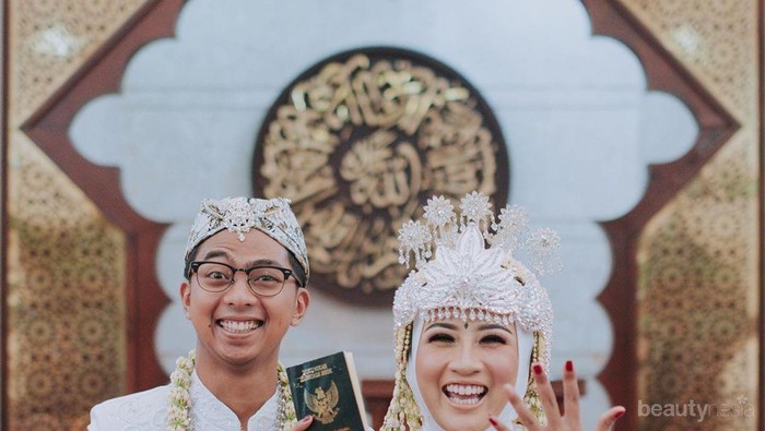 Anti Mainstream, Inspirasi Busana Pernikahan Influencer Gabriella Citra