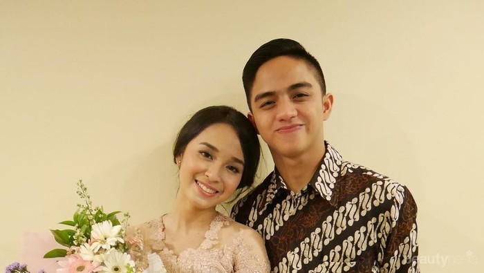 Bikin Iri, Potret Kemesraan Nimaz Dewantary dan Pacar Pilotnya