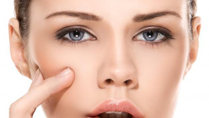 Bibir Kamu Kering? Pasti Sering Melakukan 6 Kebiasaan Ini