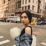 Inspirasi Fashion ala Penyanyi Cantik Isyana Sarasvati