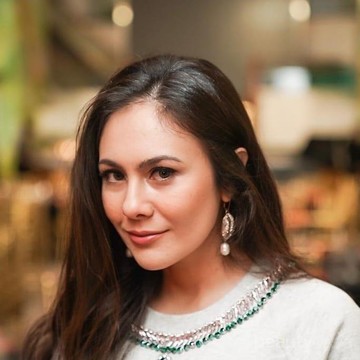 img-title Usia hanyalah Angka, 7 Artis Lawas Ini Tetap Awet Muda dan Cantik!